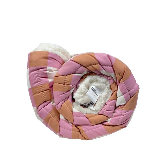 Room Essentials Faux Shearling Reversible Comforter Twin/XL Pink Plaid 66 x 94" - Picture 7 of 12